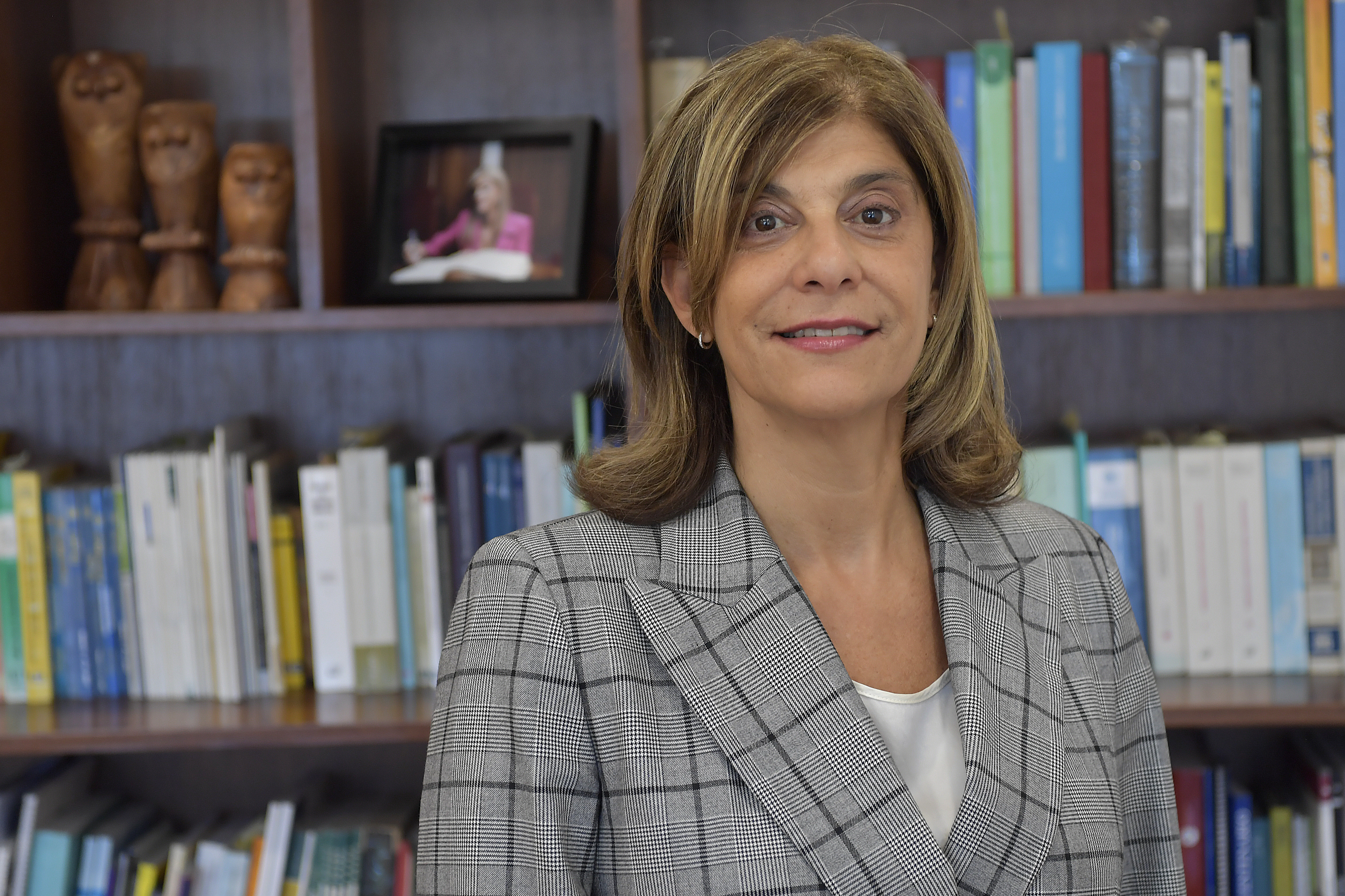 Dra. Claudia Mizawak