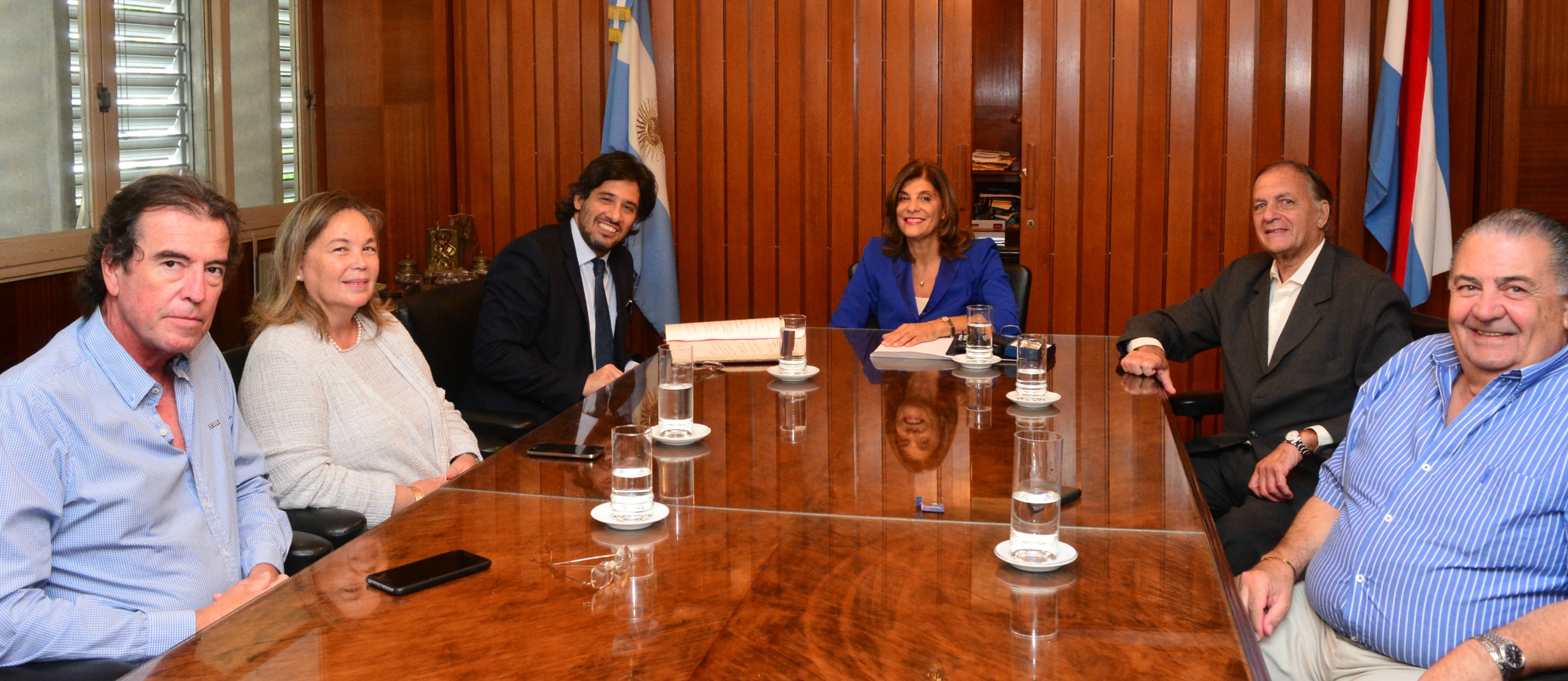 El Superior Tribunal de Justicia recibió la visita del Ministro de Justicia de la Nación, Dr. Germán Garavano El Superior Tribunal de Justicia recibió la visita del Ministro de Justicia de la Nación, Dr. Germán Garavano