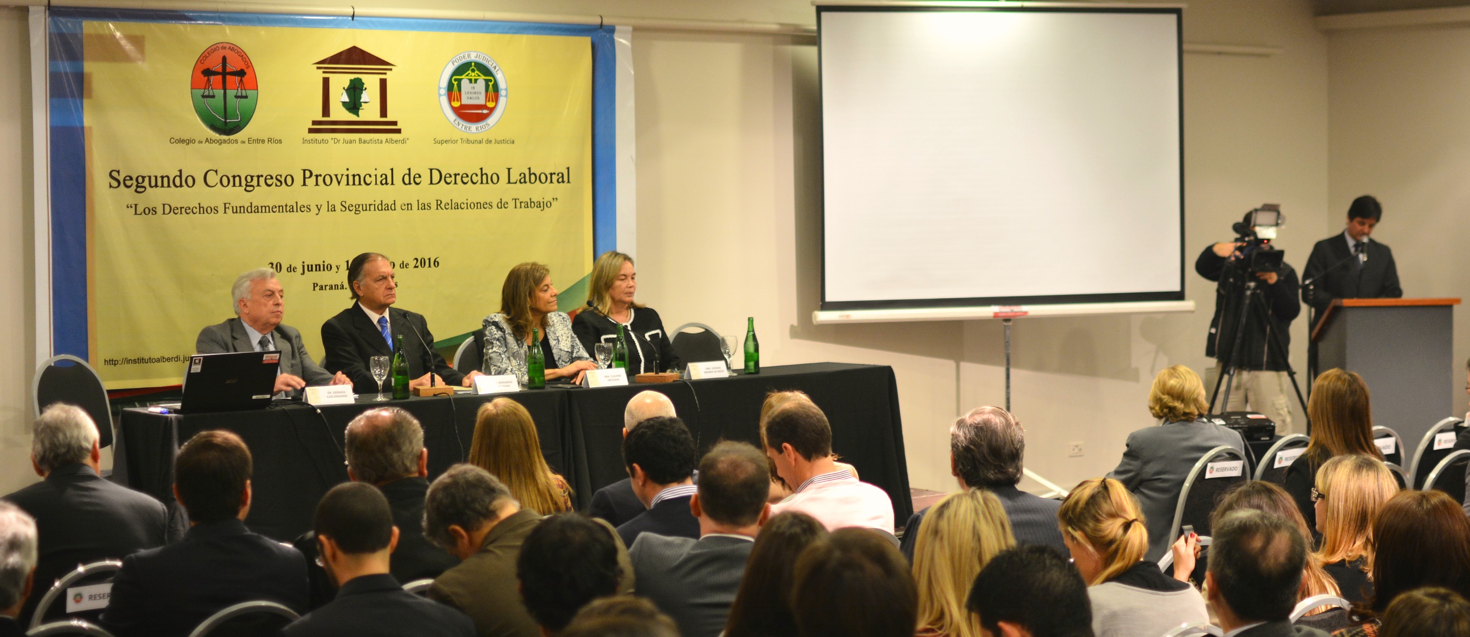 Más de 170 jueces y abogados debatieron en Paraná sobre Derechos Fundamentales y Seguridad en el Trabajo Más de 170 jueces y abogados debatieron en Paraná sobre Derechos Fundamentales y Seguridad en el Trabajo