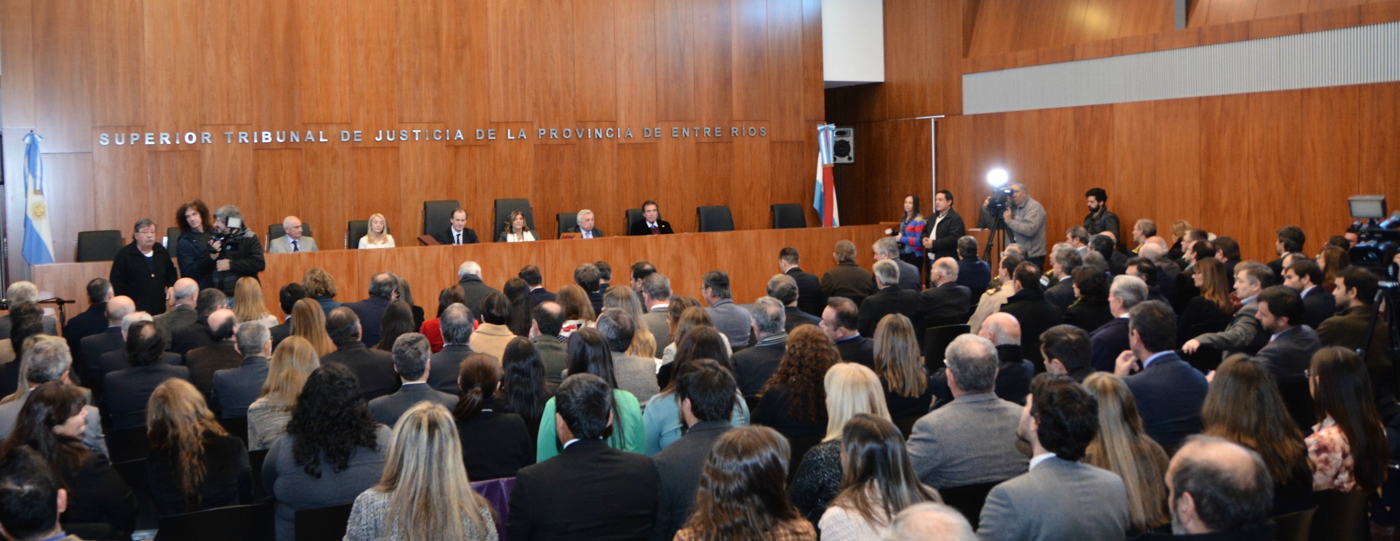 Prestó Juramento y asumió como Vocal Titular del STJ el Dr. Miguel Ángel Giorgio Prestó Juramento y asumió como Vocal Titular del STJ el Dr. Miguel Ángel Giorgio