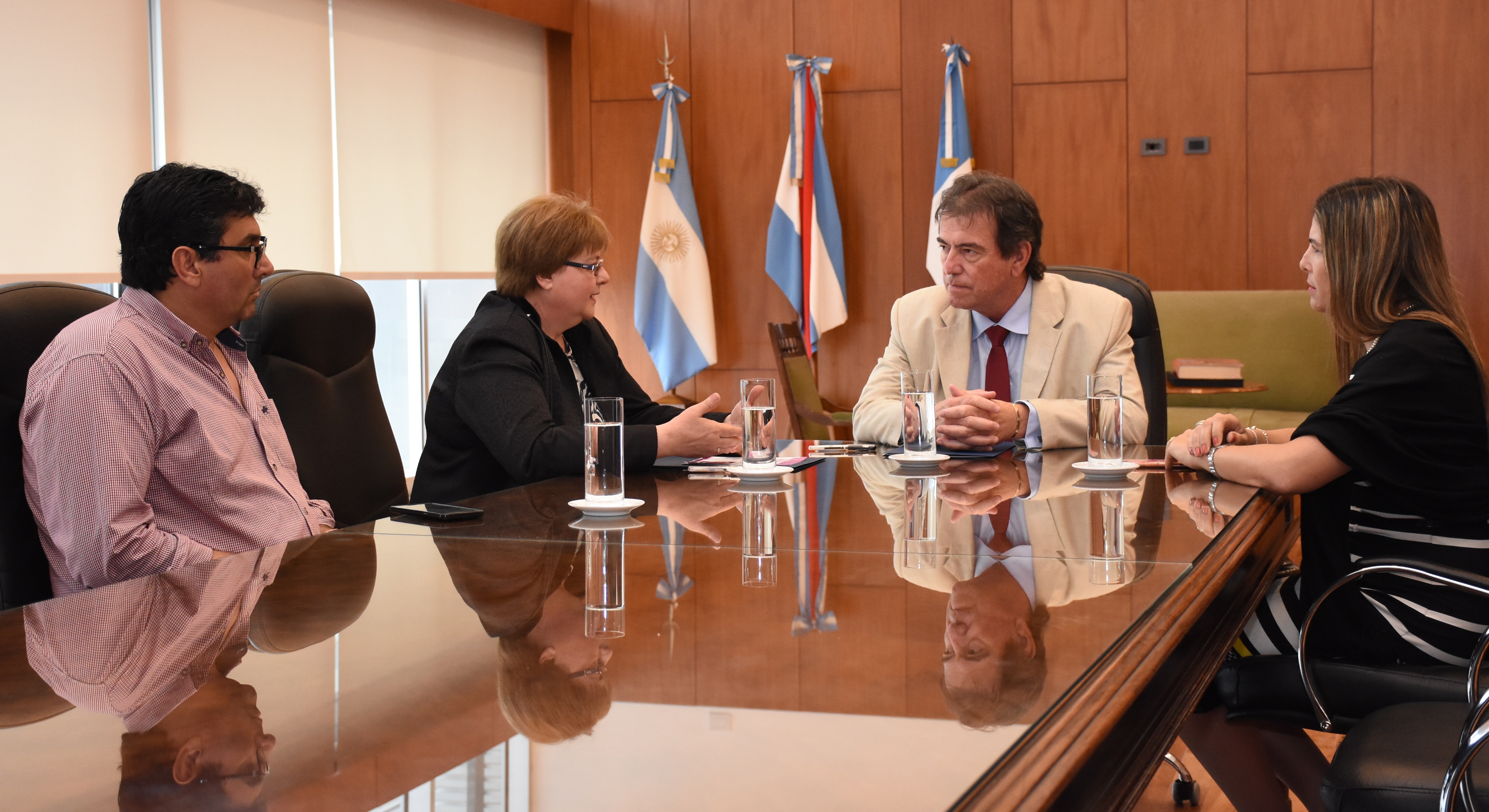 El STJ y el Municipio de San Gustavo coordinan esfuerzos para la intervención en situaciones de violencia familiar y contra la mujer El STJ y el Municipio de San Gustavo coordinan esfuerzos para la intervención en situaciones de violencia familiar y contra la mujer