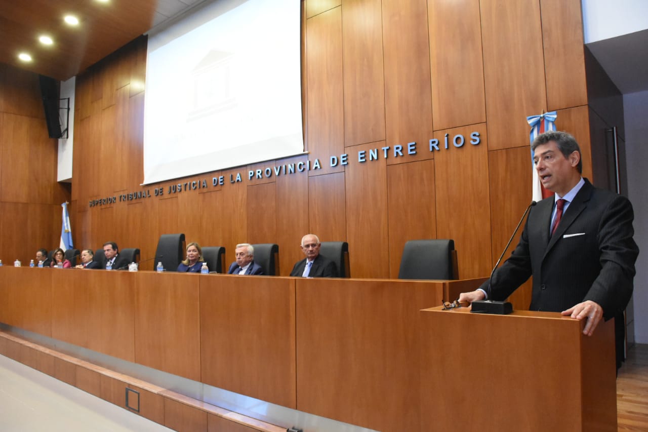 El Ministro de la Corte Suprema de Justicia de la Nación Dr. Horacio Rosatti disertó en Paraná sobre “El rol del juez en la sociedad actual” El Ministro de la Corte Suprema de Justicia de la Nación Dr. Horacio Rosatti disertó en Paraná sobre “El rol del juez en la sociedad actual”