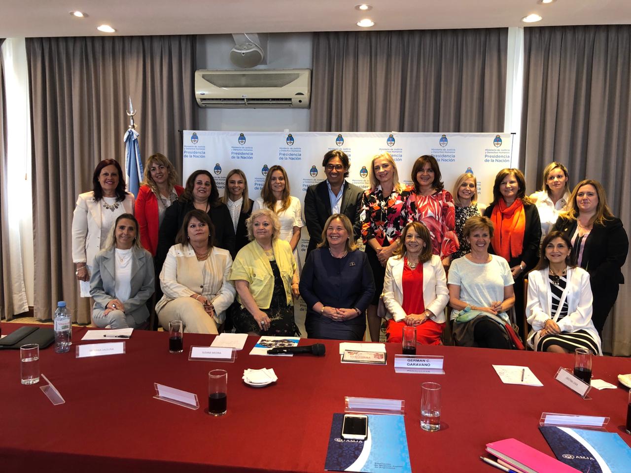 Germán Garavano se reunió con Susana Medina y la Asociación de Mujeres Jueces de Argentina Germán Garavano se reunió con Susana Medina y la Asociación de Mujeres Jueces de Argentina
