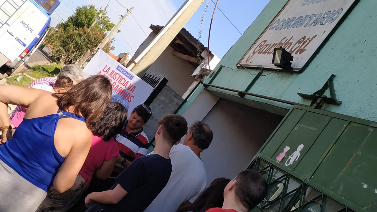 “La Justicia va a los barrios” atendió a vecinos de Gauchito Gil “La Justicia va a los barrios” atendió a vecinos de Gauchito Gil