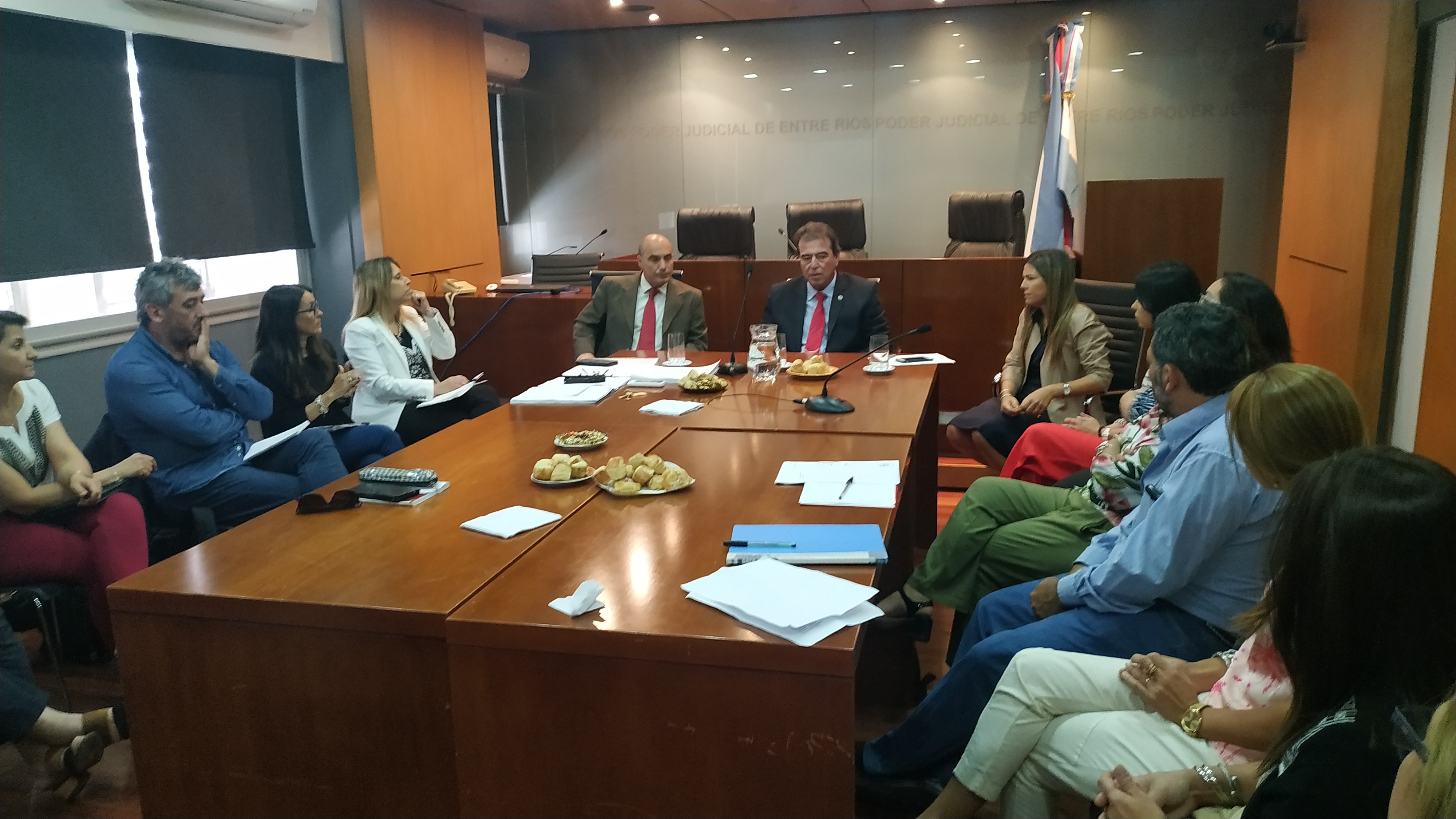 Castrillon dialogó con profesionales de equipos técnicos para mejorar el servicio de Justicia Castrillon dialogó con profesionales de equipos técnicos para mejorar el servicio de Justicia