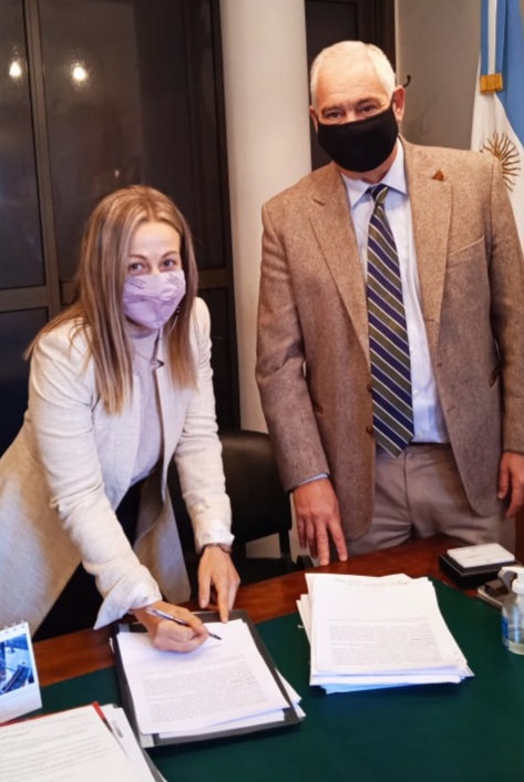 El defensor General Benítez firmó convenio con el Registro Civil El defensor General Benítez firmó convenio con el Registro Civil